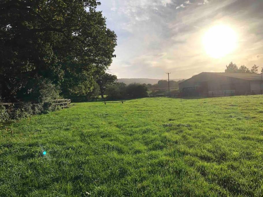 Graffham Aspen Leaves: The Perfect Farm Retreatヴィラ エクステリア 写真