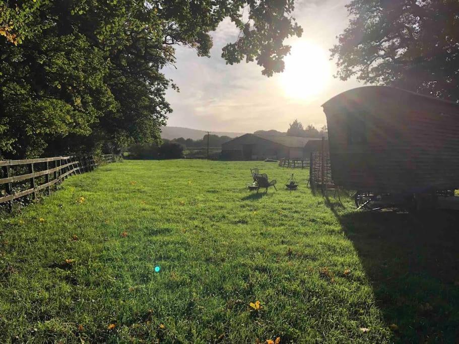 Graffham Aspen Leaves: The Perfect Farm Retreatヴィラ エクステリア 写真